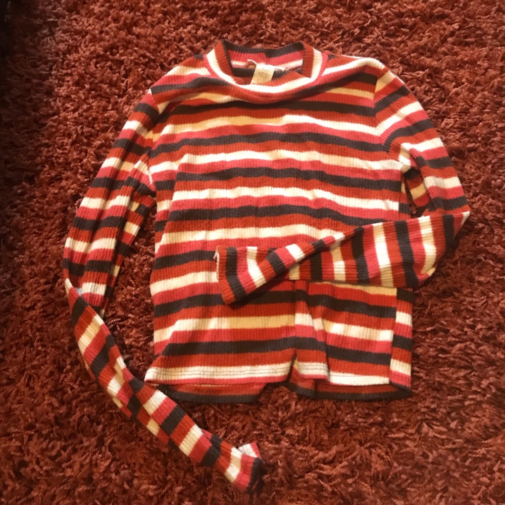 Super soft slightly cropped long sleeve top